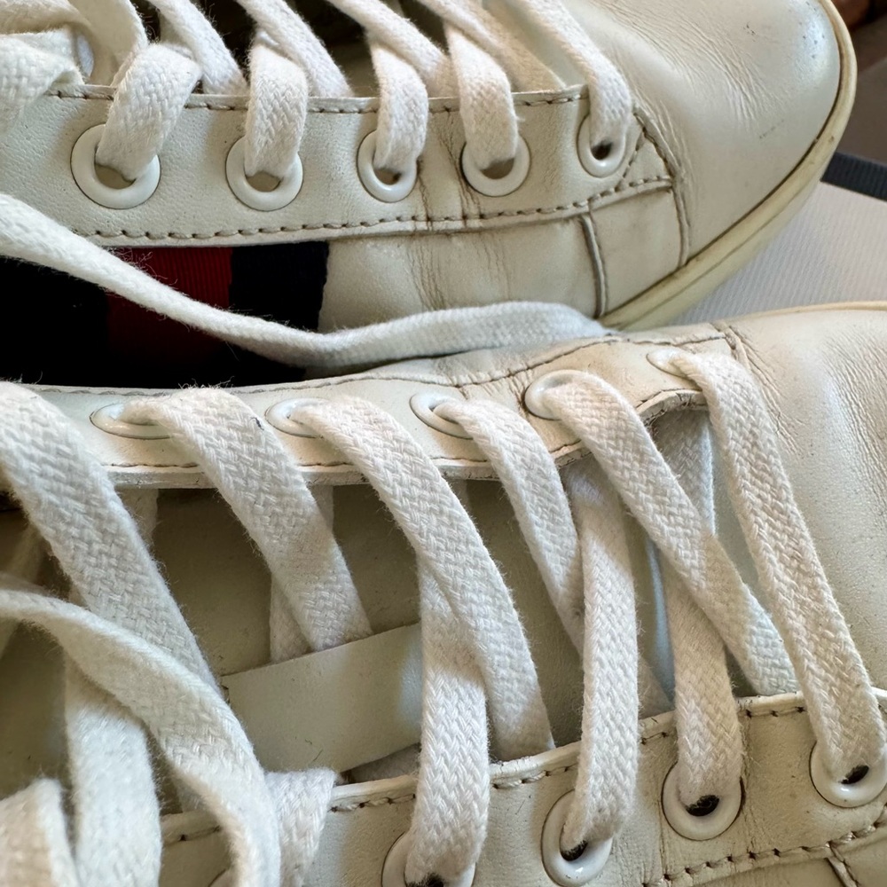 Gucci Women's White and Gold Sneakers - Picture 4 of 15